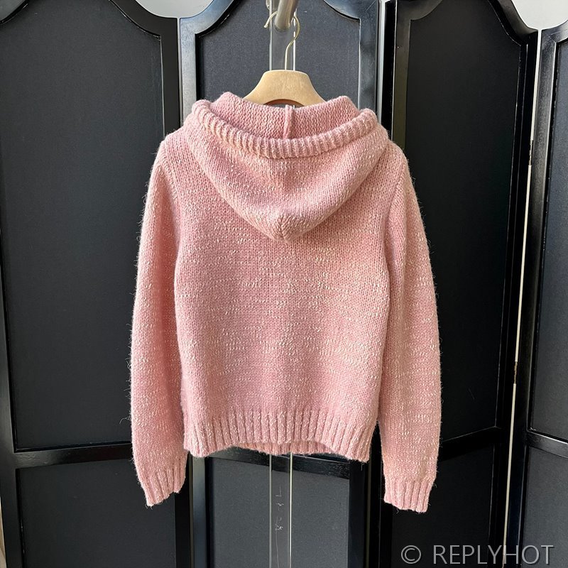 미우미우 헤비 스팽글 후드 스웨터 [매장가 240만원대]