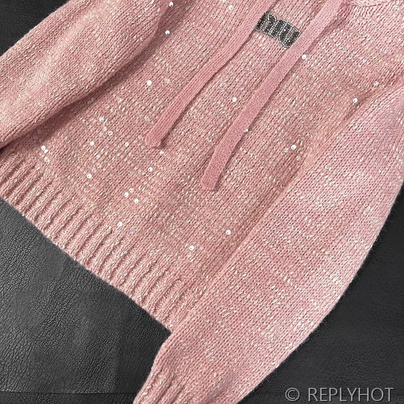 미우미우 헤비 스팽글 후드 스웨터 [매장가 240만원대]