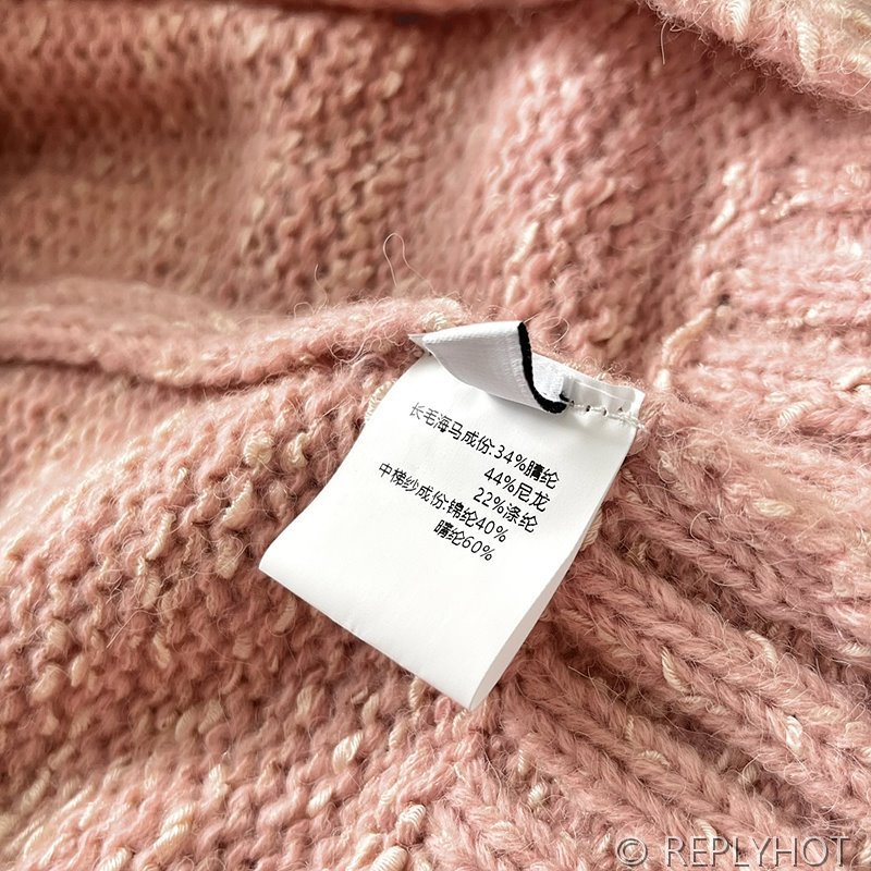 미우미우 헤비 스팽글 후드 스웨터 [매장가 240만원대]