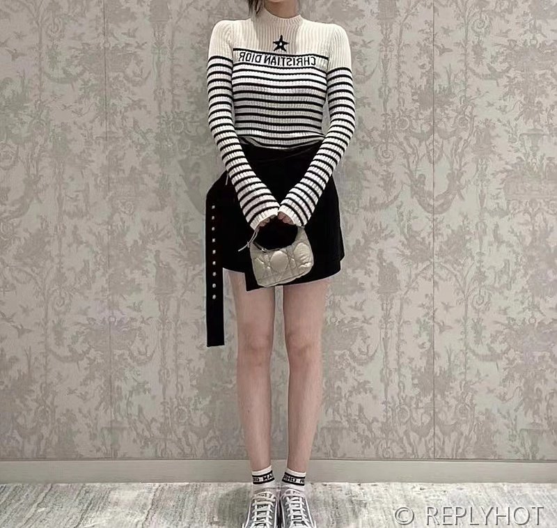 디올 스트레이프 니트 2COLOR [매장가 270만원대]