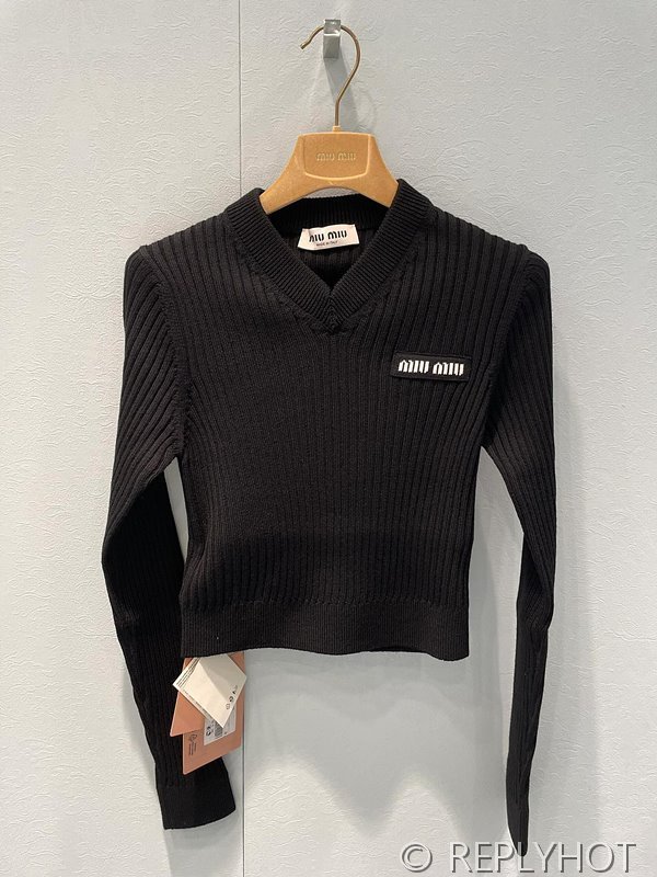 미우미우 크롭 울 스웨터 [매장가 200만원대]