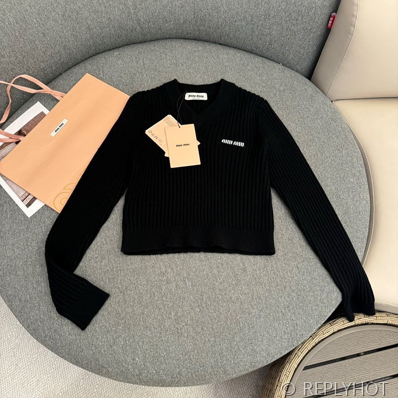 미우미우 크롭 울 스웨터 [매장가 200만원대]