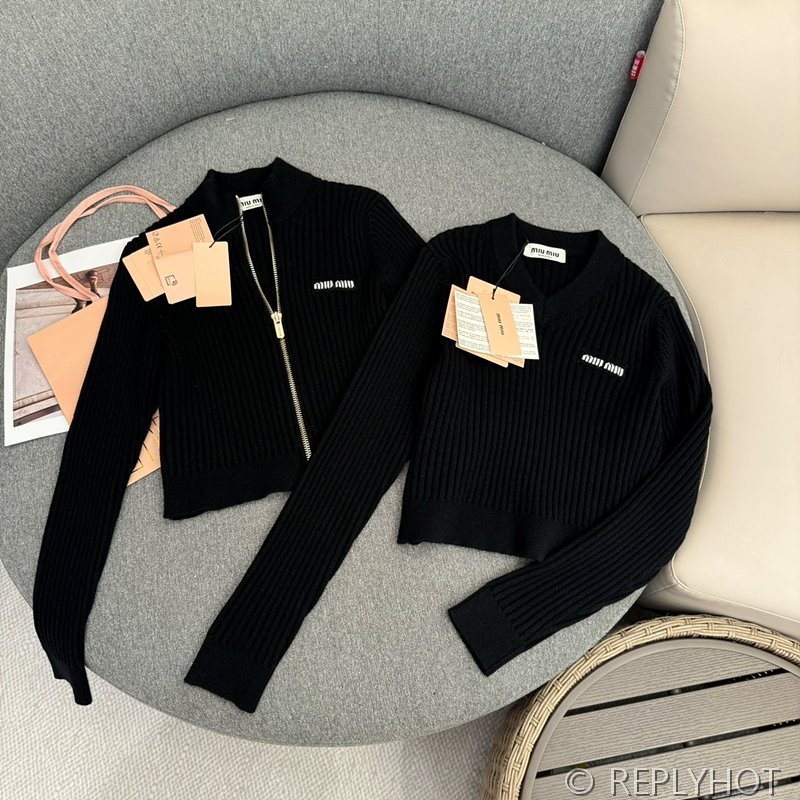 미우미우 크롭 울 스웨터 [매장가 200만원대]