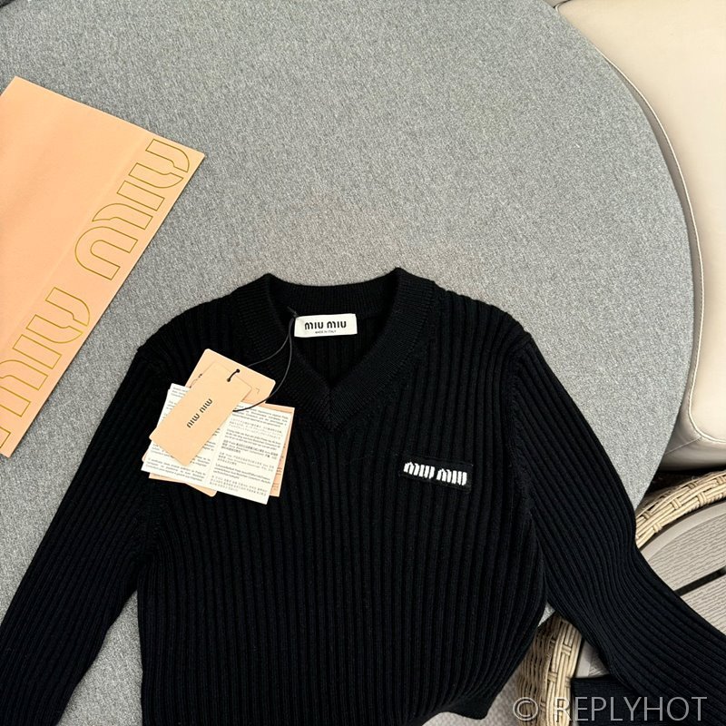 미우미우 크롭 울 스웨터 [매장가 200만원대]