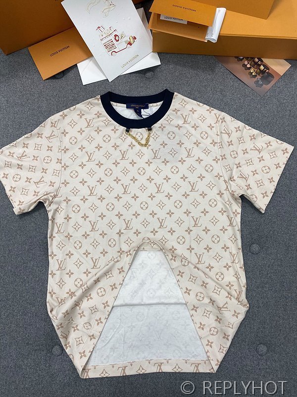 루이비통 모노그램 티셔츠 [매장가 164만원대]