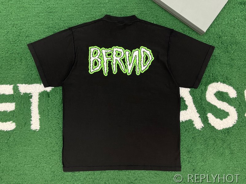 발렌시아가 뮤직  BFRND 시리즈 커넥티드 인사이드-아웃 오버사이즈 티셔츠 페이드 블랙 [매장가 116만원대]