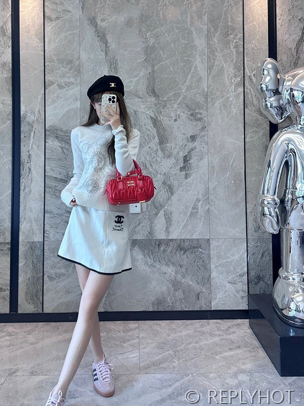 디올 자수 스웨터 [매장가 480만원대]