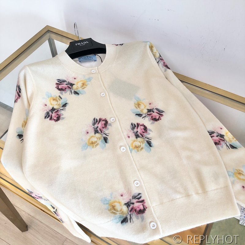 프라다 가디건 P25M97SOOO 15IT F0627 ALBINO [매장가 300만원대]