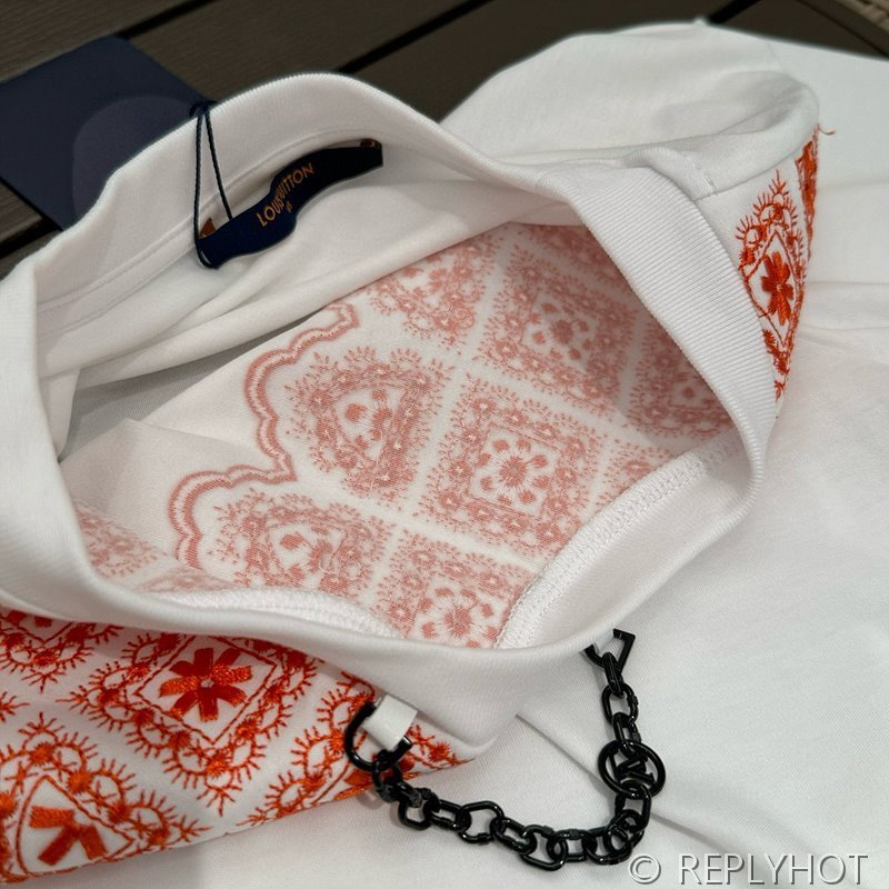 루이비통 플로럴 레이스 엠브로이더리 티셔츠 [매장가 162만원대]