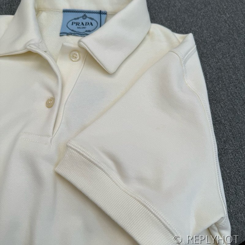 프라다 플리스 폴로 셔츠 [매장가 191만원대]