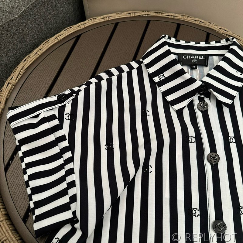 샤넬 코코비치 컬렌션 CC로고 스트라이프 블라우스 2color [매장가 500만원대]