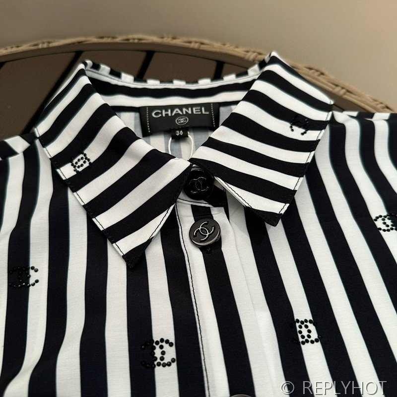 샤넬 코코비치 컬렌션 CC로고 스트라이프 블라우스 2color [매장가 500만원대]