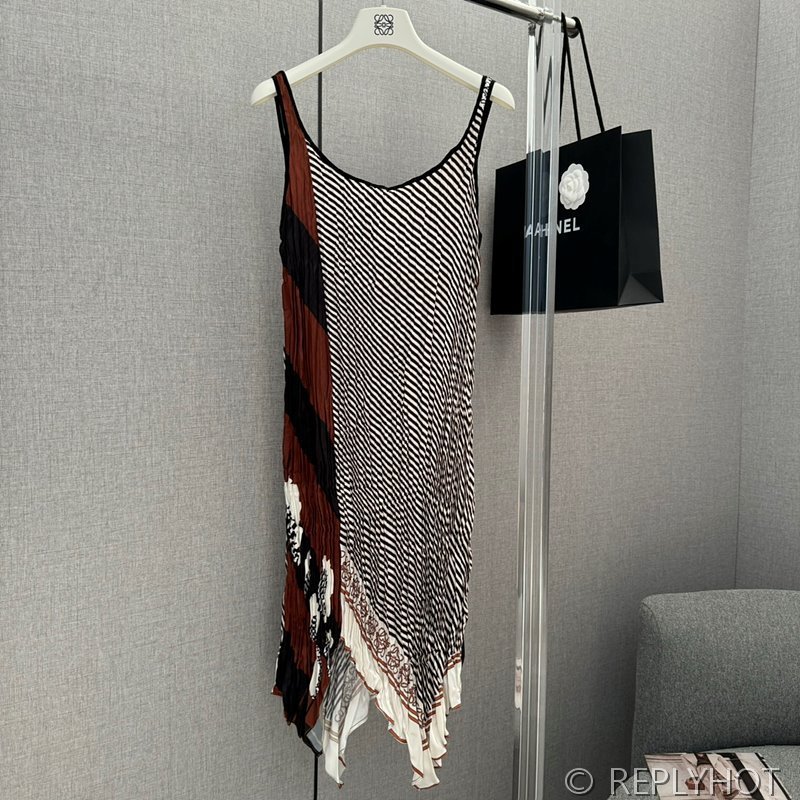 로에베 크링클드 하보타이 탱크탑 [매장가 150만원대]