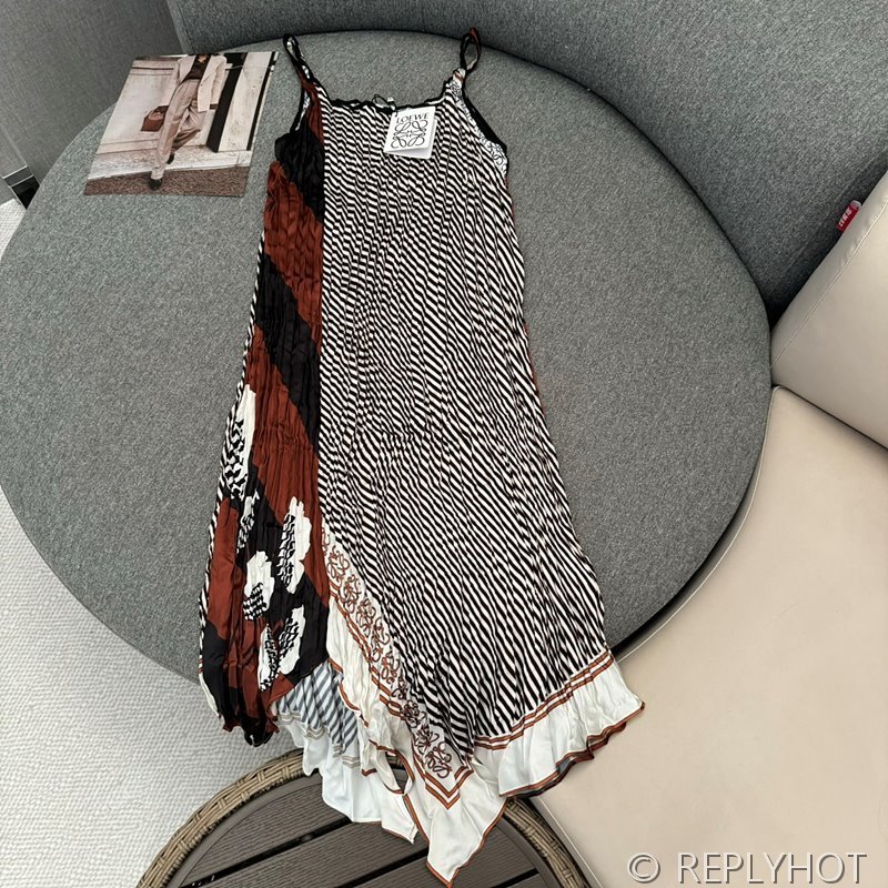 로에베 크링클드 하보타이 탱크탑 [매장가 150만원대]