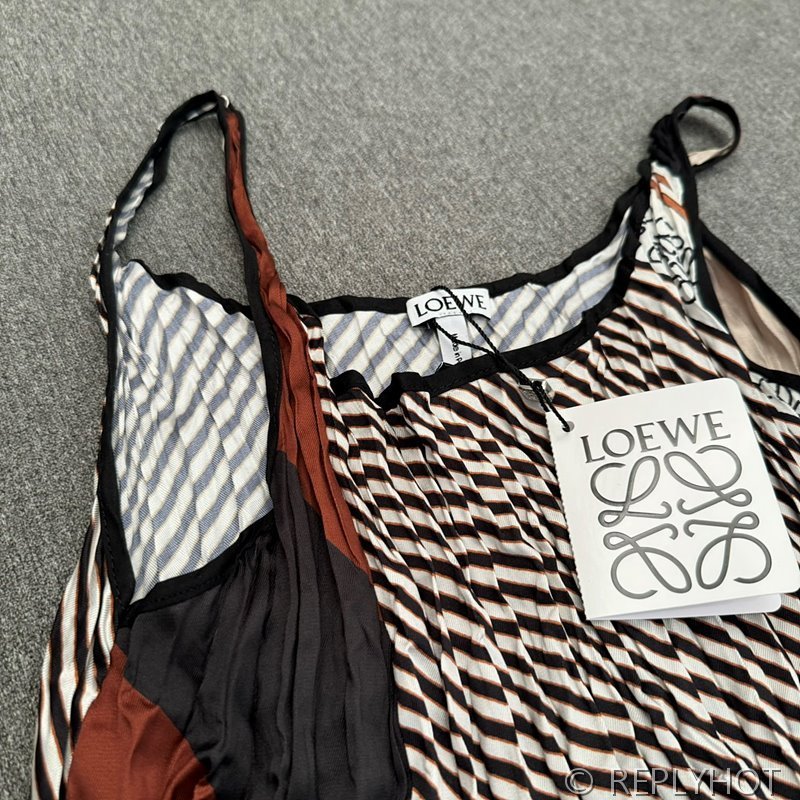 로에베 크링클드 하보타이 탱크탑 [매장가 150만원대]