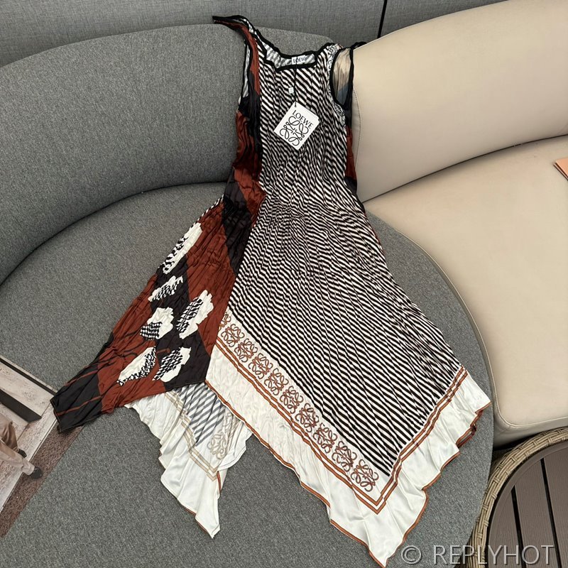 로에베 크링클드 하보타이 탱크탑 [매장가 150만원대]