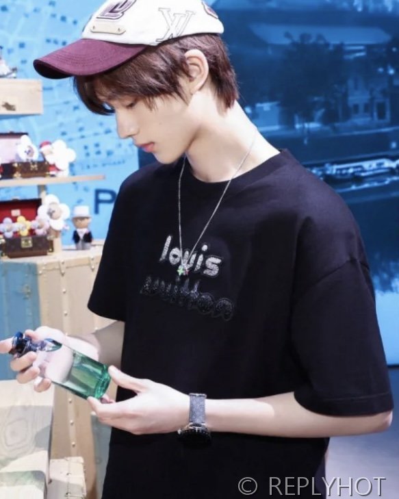 루이비통 비즈 엠브로이더드 코튼 티셔츠 [매장가194만원대]