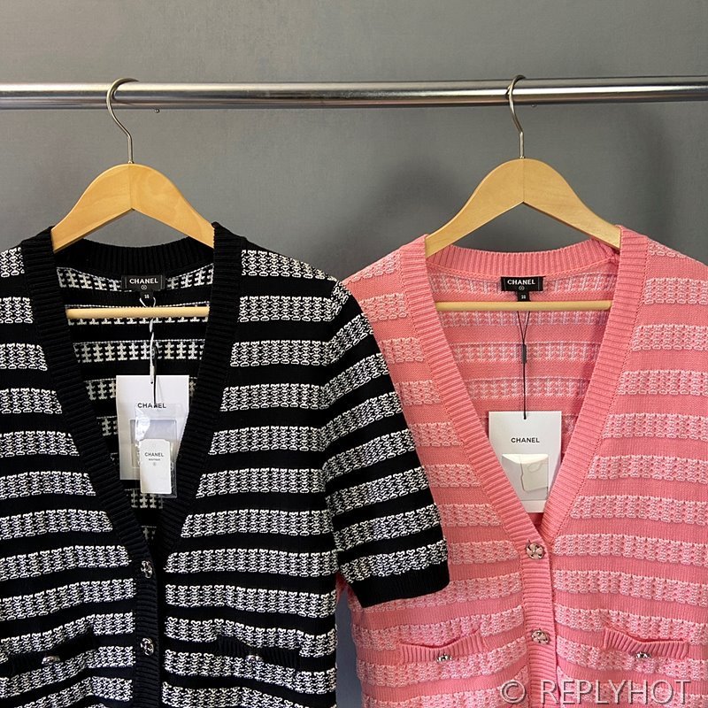 샤넬 스트라이프 브이넥 가디건