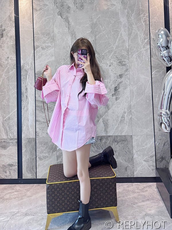 발렌시아가 핑크 스트라이프 셔츠