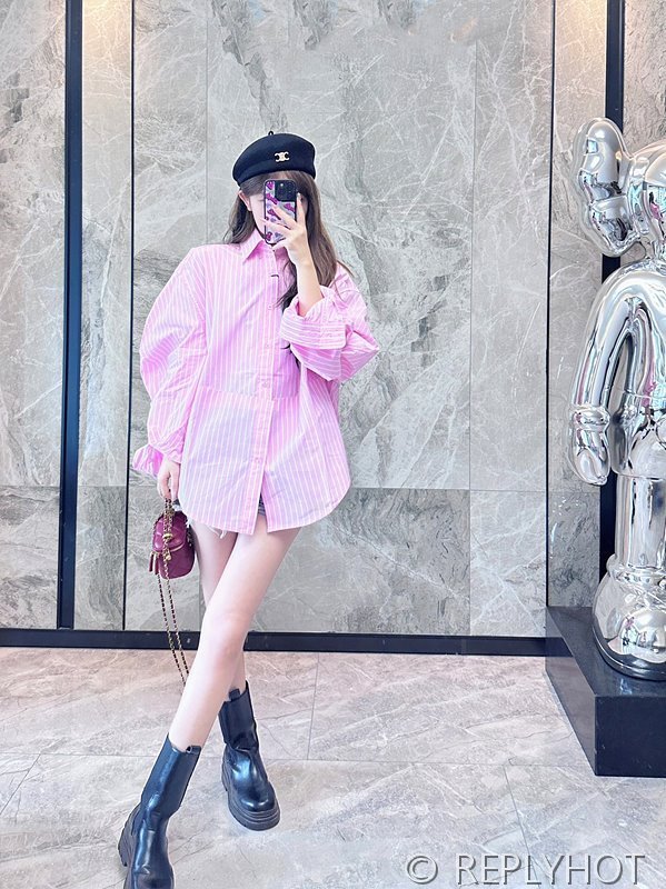 발렌시아가 핑크 스트라이프 셔츠