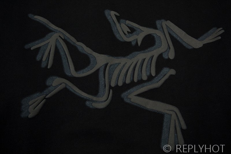 아크테릭스 ARC'TERYX 라운드넥 스웨터 맨투맨