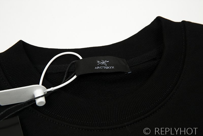 아크테릭스 ARC'TERYX 라운드넥 스웨터 맨투맨