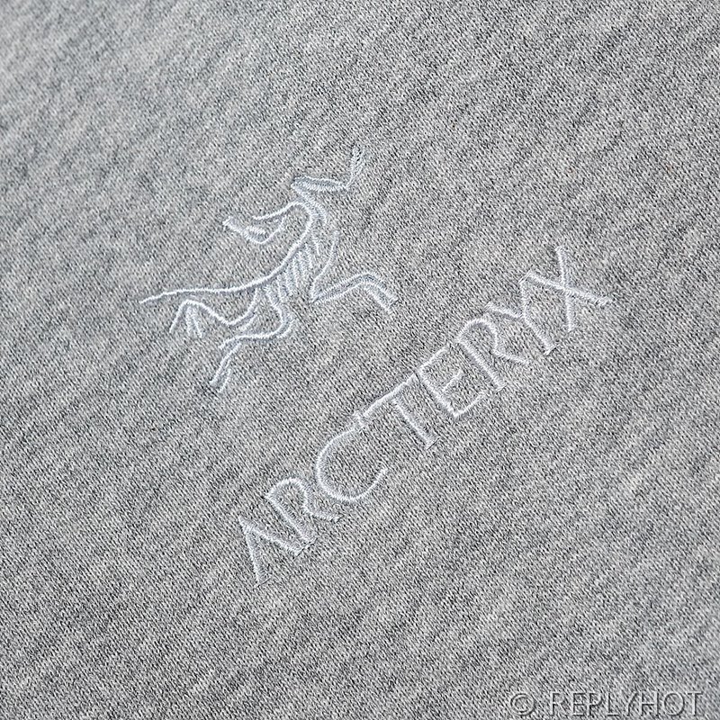 아크테릭스 ARC'TERYX 라운드넥 스웨터 맨투맨 / 2컬러