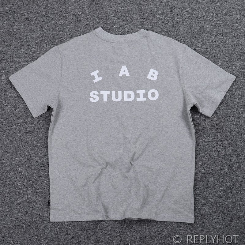 IAB 스튜디오 반팔티셔츠 / 그레이
