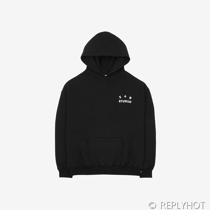 IAB 스튜디오 후드티 / 불랙화이트