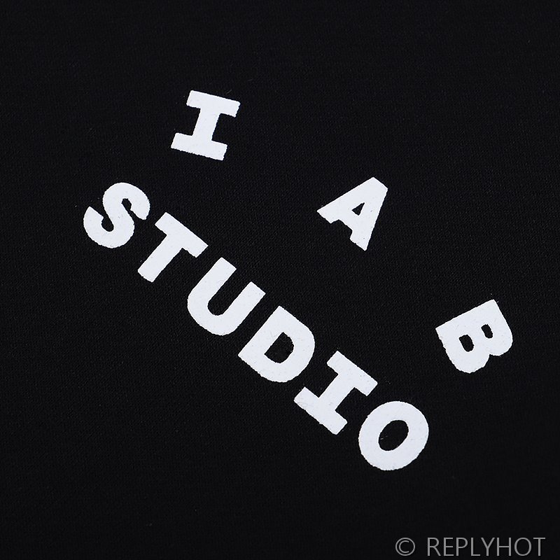 IAB 스튜디오 후드티 / 불랙화이트