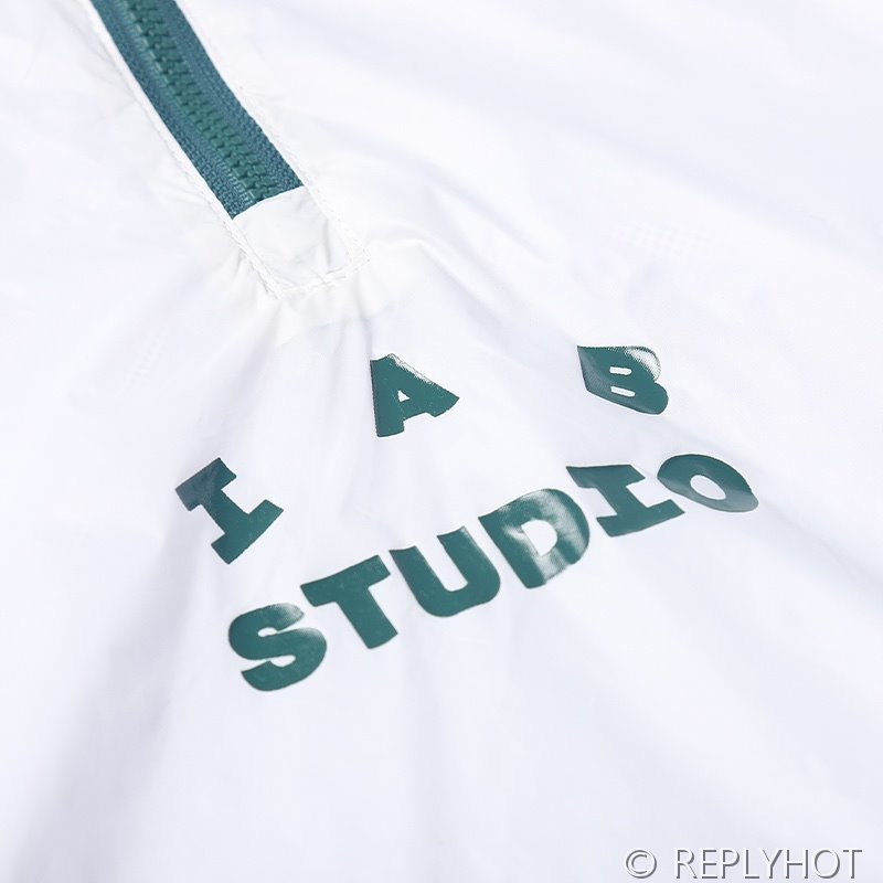 IAB 스튜디오 x Yonex 우븐 풀오버 화이트