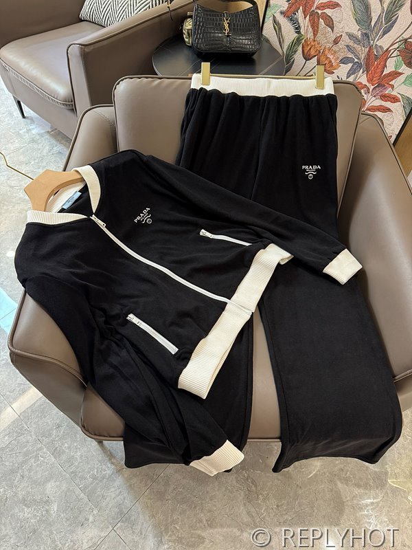 프라다 트레이닝복 세트