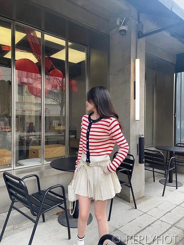 미우미우 스트라이프 니트 가디건