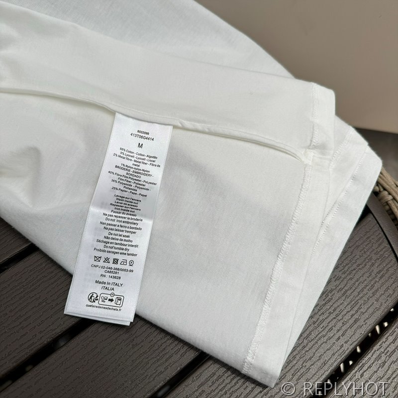 디올 로고자수 코튼반팔