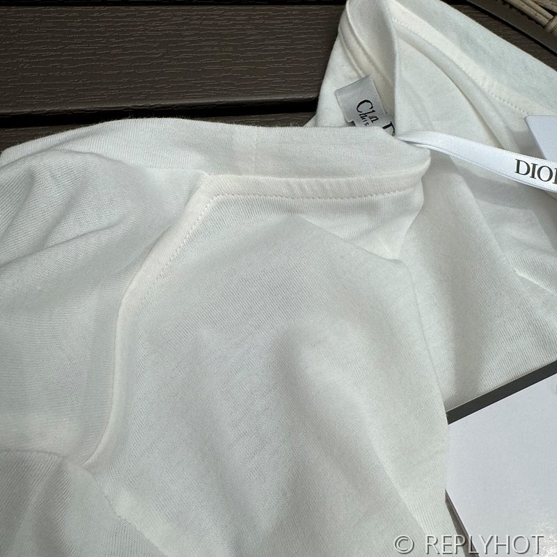 디올 로고자수 코튼반팔