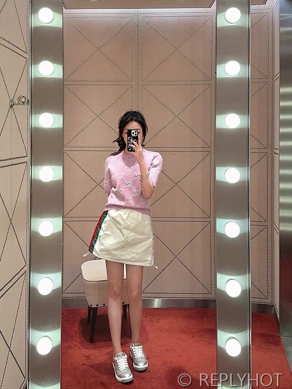 구찌 핑크 다이아몬드GG 자카드 반팔니트