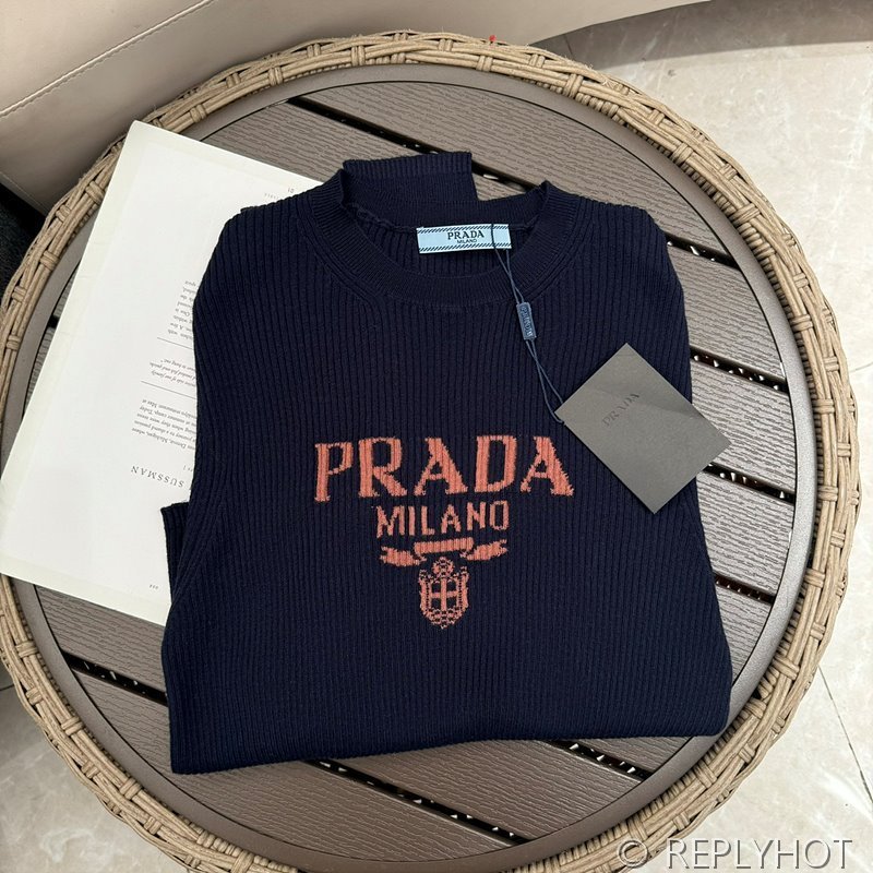 프라다 자카드 로고 긴팔