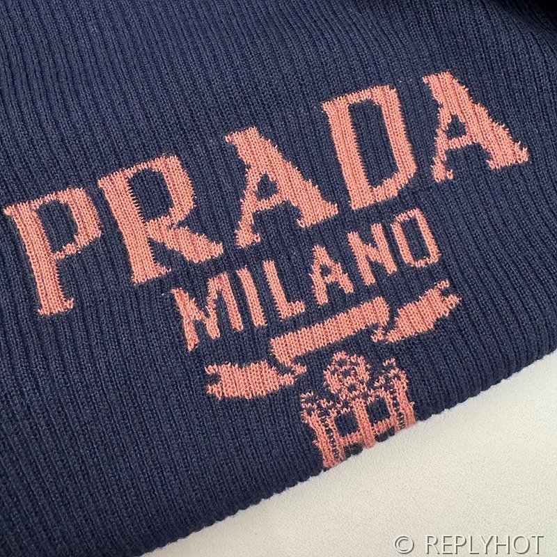 프라다 자카드 로고 긴팔