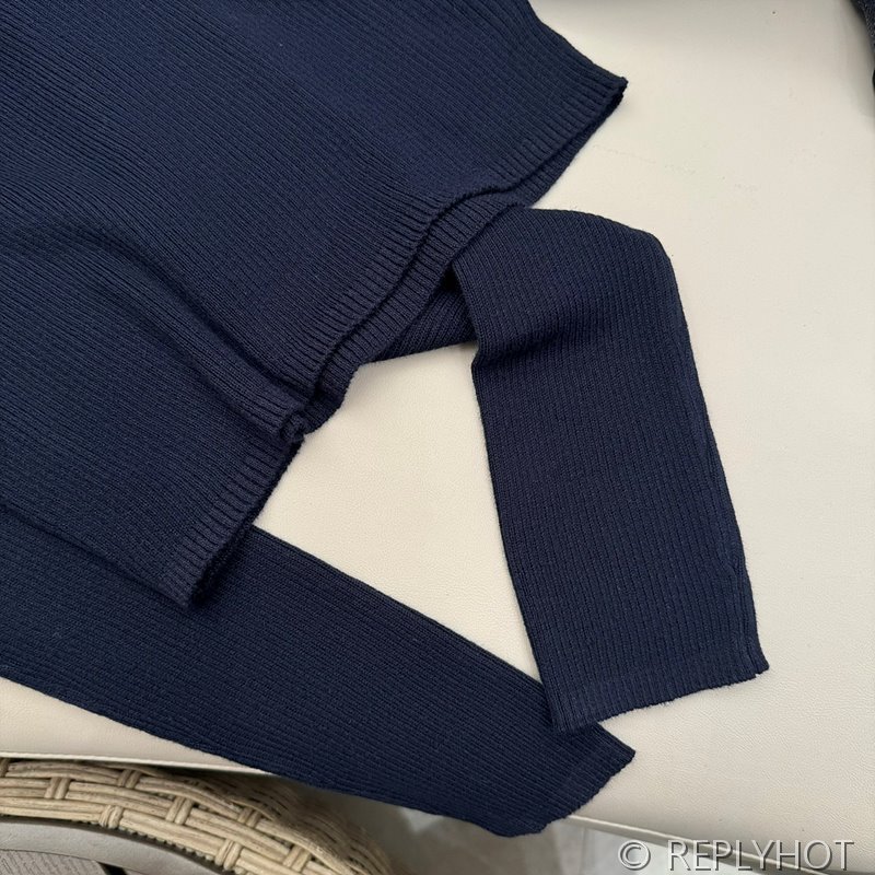 프라다 자카드 로고 긴팔