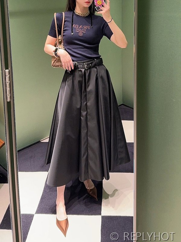 프라다 자카드 로고 반팔