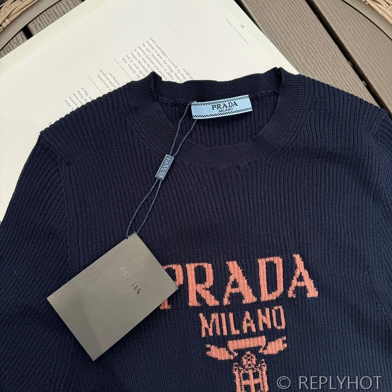 프라다 자카드 로고 반팔