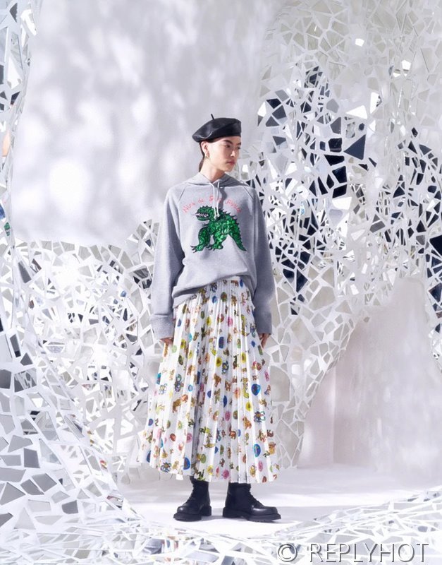 디올 공룡 자수 후드티