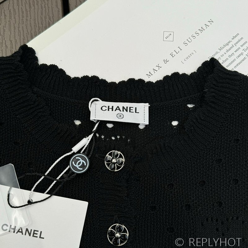 샤넬 크로쉐 니트 탑 2color