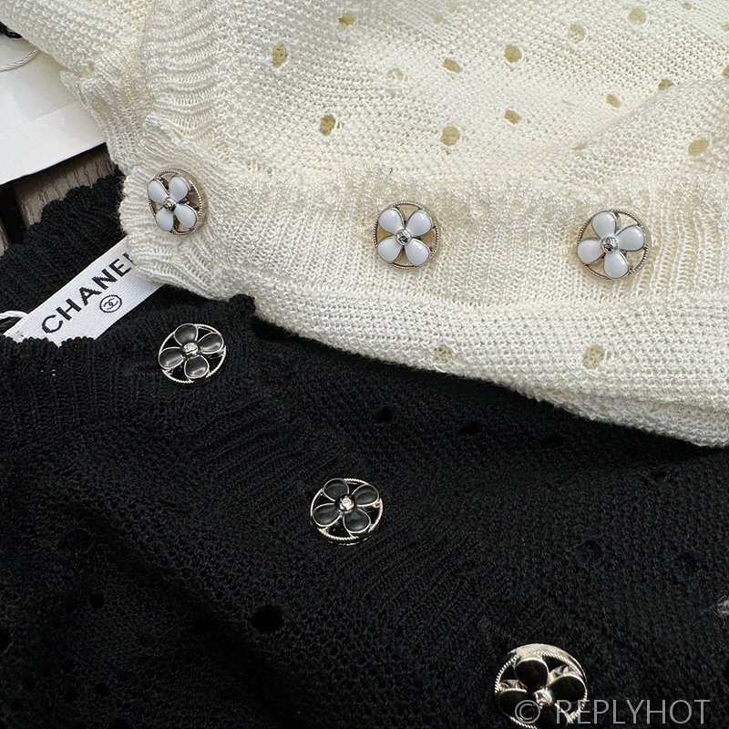 샤넬 크로쉐 니트 탑 2color