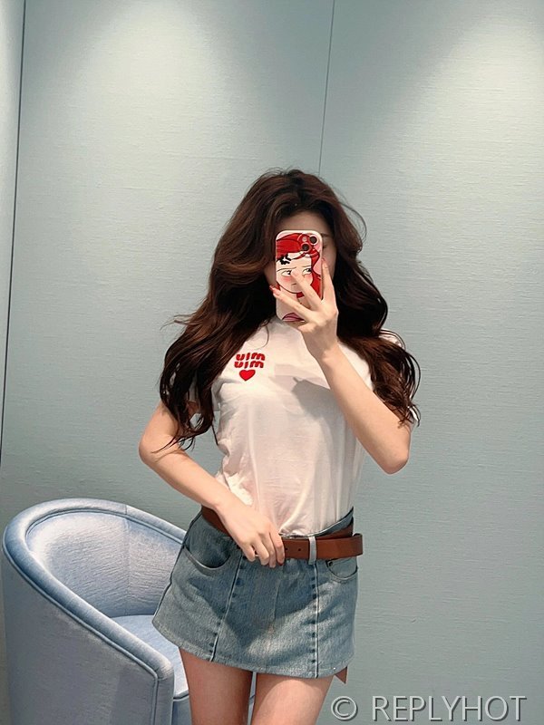 미우미우 러브로고 자수 티셔츠 2color