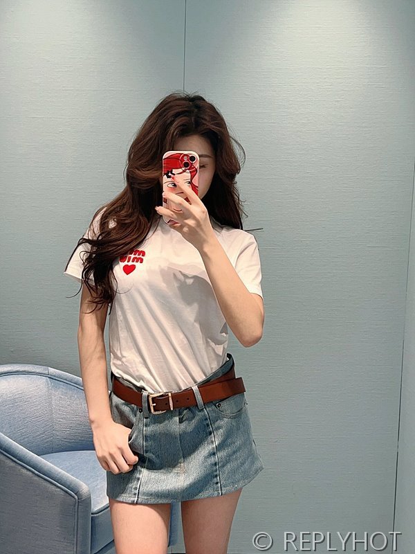 미우미우 러브로고 자수 티셔츠 2color