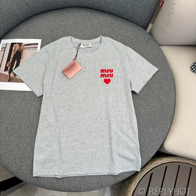 미우미우 러브로고 자수 티셔츠 2color