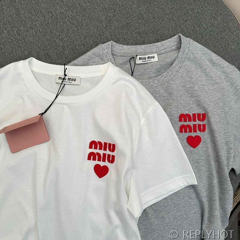 미우미우 러브로고 자수 티셔츠 2color
