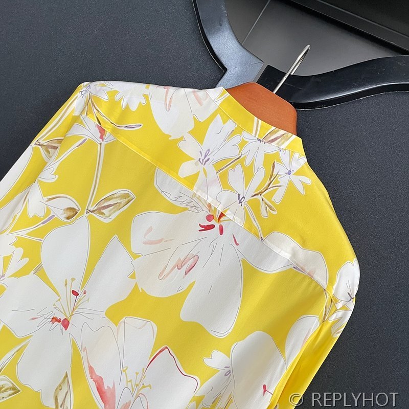 로로피아나 꾳무늬셔츠