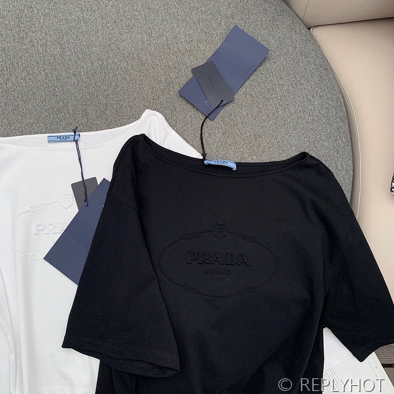 프라다 로고 엠보싱 반팔